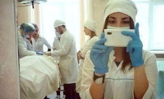 bad-timing-selfies-11